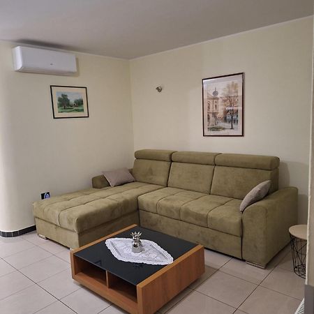 Apartamento Apartman Luka Pula Exterior foto